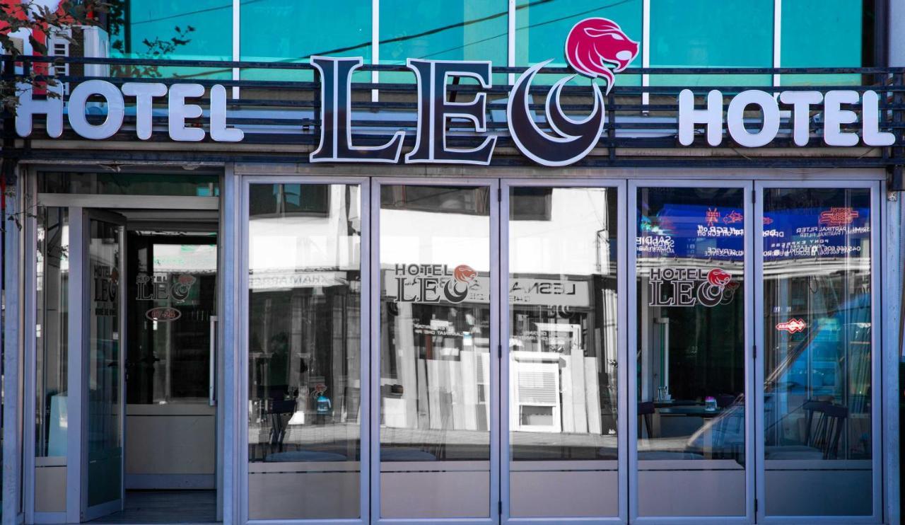 Hotel Leo Pejë Esterno foto