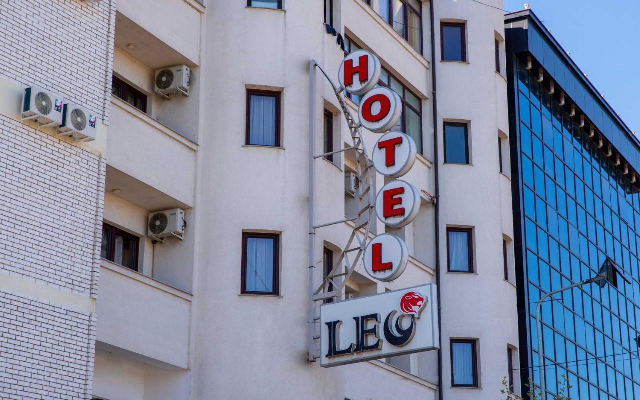 Hotel Leo Pejë Esterno foto